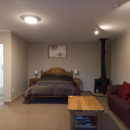 One Bedroom Country Cottage Motueka ภายนอก รูปภาพ