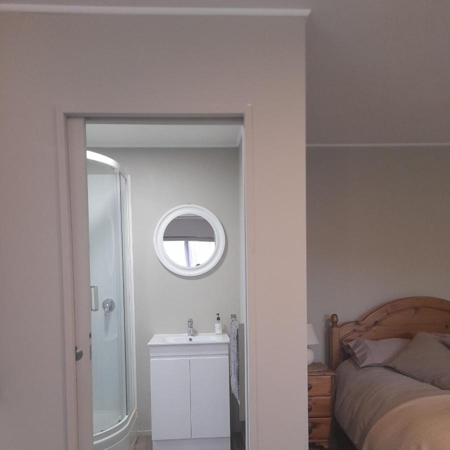 One Bedroom Country Cottage Motueka ภายนอก รูปภาพ
